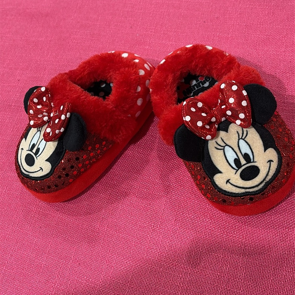 Slippers - Picture 7 of 8